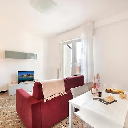 Libeccio - Uno Sguardo Sui Tetti Apartmán Pietra Ligure