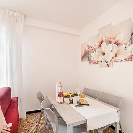 Libeccio - Uno Sguardo Sui Tetti Pietra Ligure